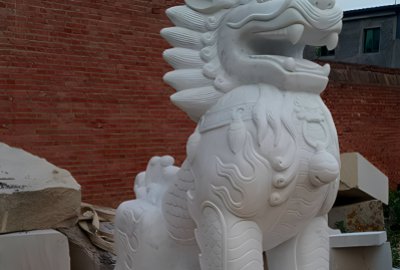 汉白玉獬豸圣兽雕塑