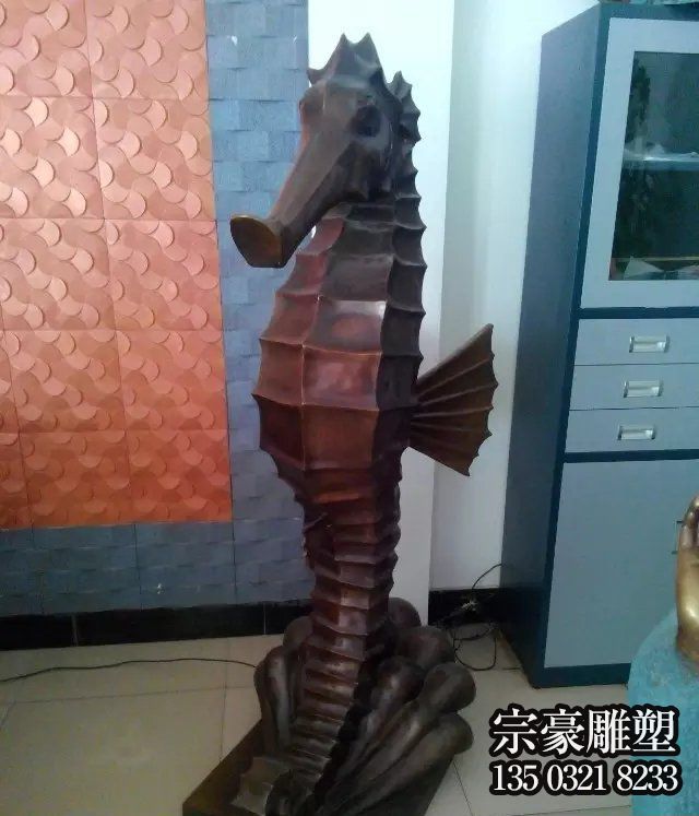 大型商场摆放的玻璃钢创意海马雕塑 大型商场摆放的玻璃钢创意海马雕塑