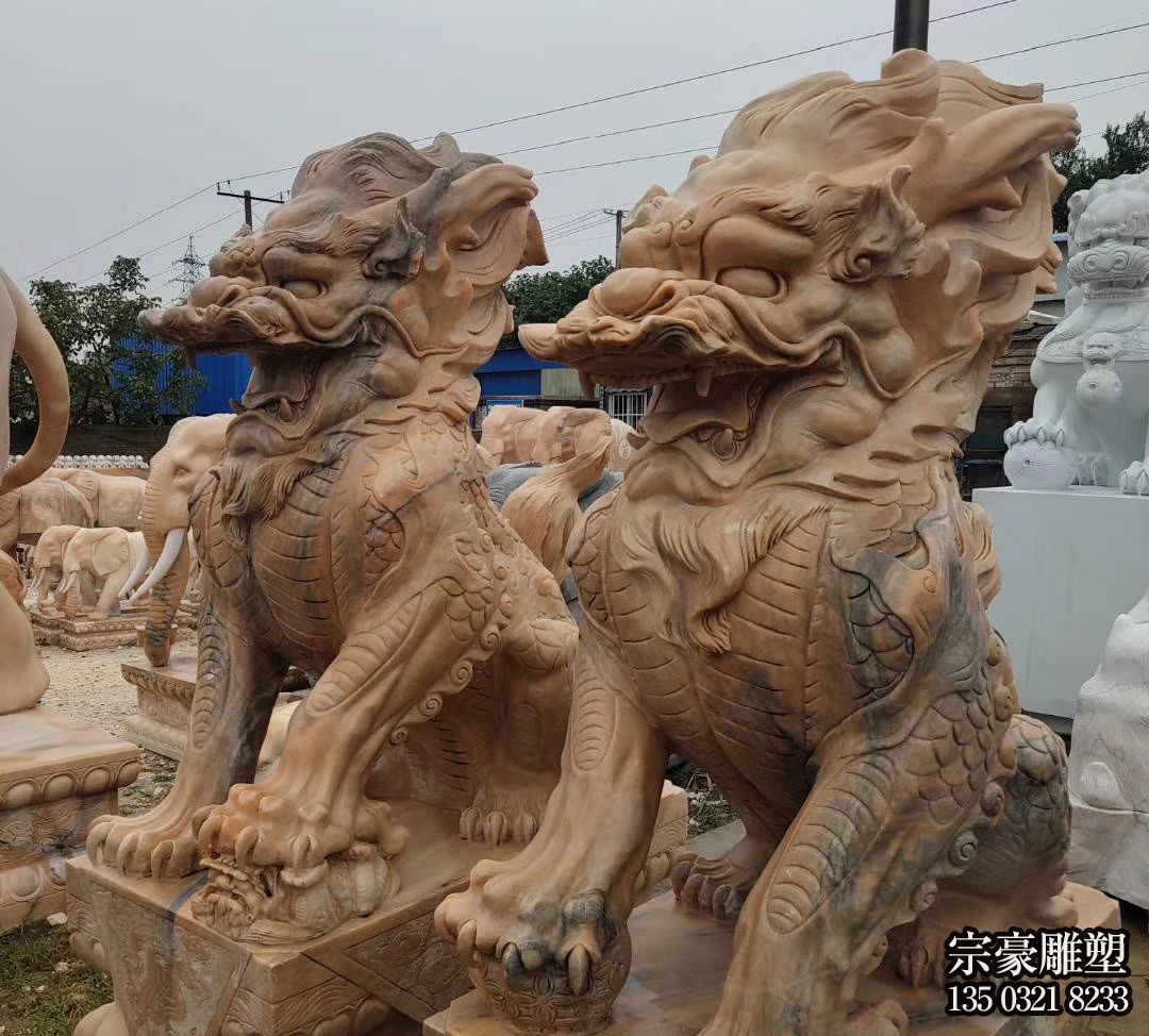 户外广场大型景观黄蜡石石雕麒麟雕塑 户外广场大型景观黄蜡石石雕麒麟雕塑