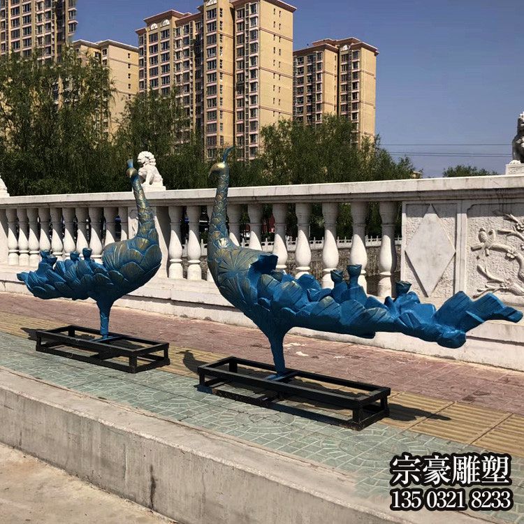 玻璃钢彩绘艺术孔雀景观装饰摆件 玻璃钢彩绘艺术孔雀景观装饰摆件