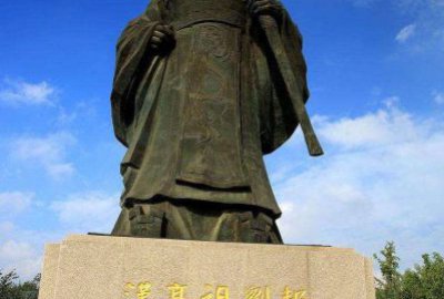 汉高祖刘邦铜雕塑像