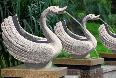 花岗岩喷水天鹅石雕摆件