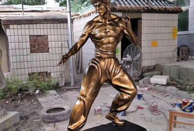 功夫之王李小龙仿铜雕像