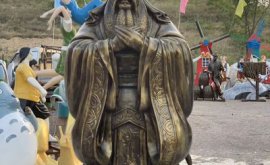 传承与弘扬儒家文化的孔子雕塑