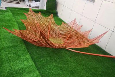 镂空不锈钢仿真枫叶雕塑摆件
