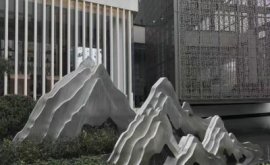 不锈钢假山在现代中式园林中的应用与价值